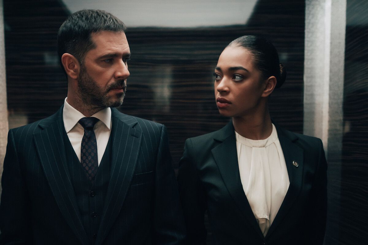 Crítica de "Privilegios": el poder no abre puertas, decide quién entra al hotel Citadel