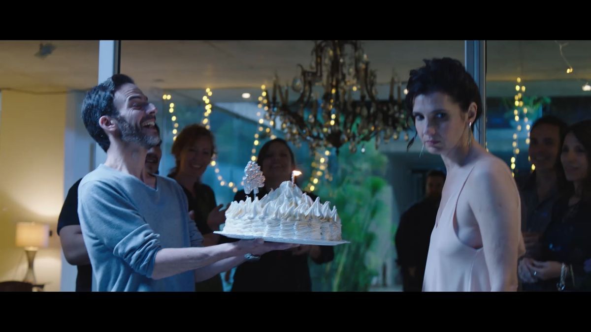 Crítica de "Lo habrás imaginado": la verdad como construcción y la mentira como sistema