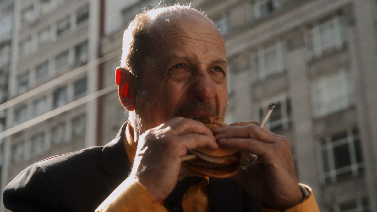 Crítica de “Cuento de verano”: Fabián Arenillas y la sórdida deriva del señor cobranza