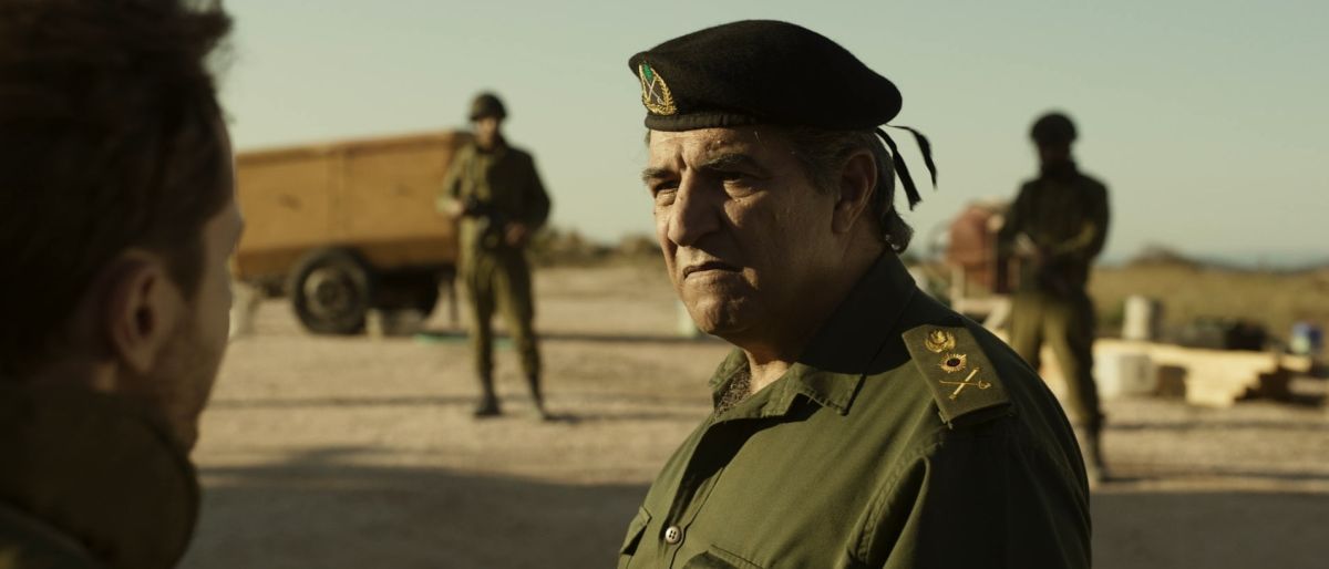 Crítica de “Monument”: El arquitecto de la paz en tiempos de guerra