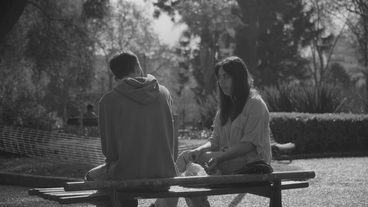 Crítica de “La amiga de mi amigo”: Celos, deseos y la fragilidad de los vínculos