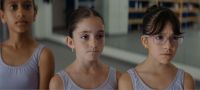 Crítica de "Two Tears": el costo de aprender a sentir en escena