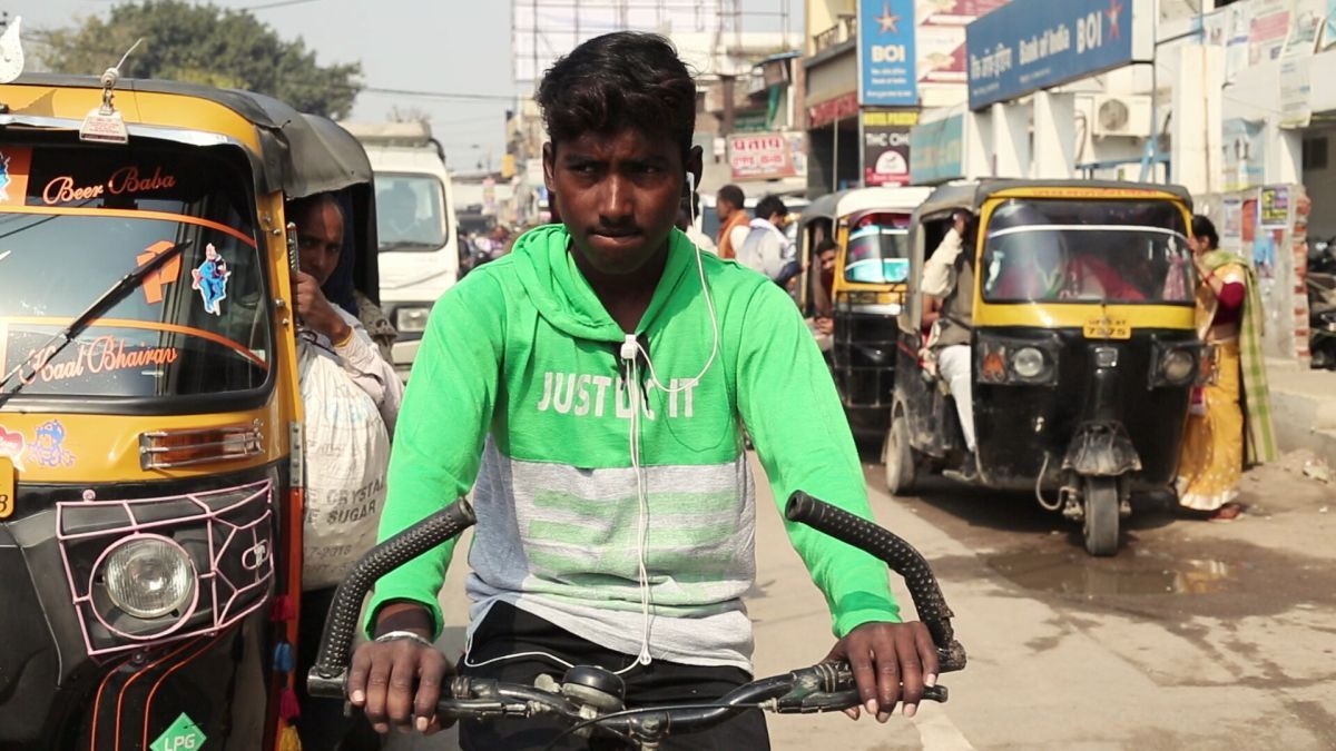 Crítica de “Dreamflow, la escuela está en peligro”: Educar como forma de resistencia en la India marginal