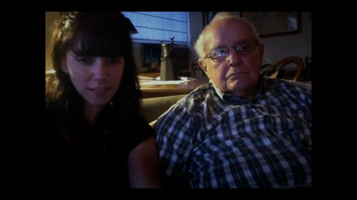 Crítica de “La muerte es algo que les sucede a los demás”: Ana García Blaya y el peso del duelo