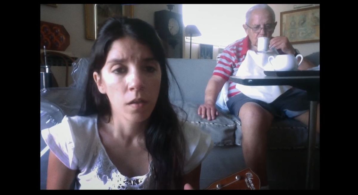 Crítica de “La muerte es algo que les sucede a los demás”: Ana García Blaya y el peso del duelo