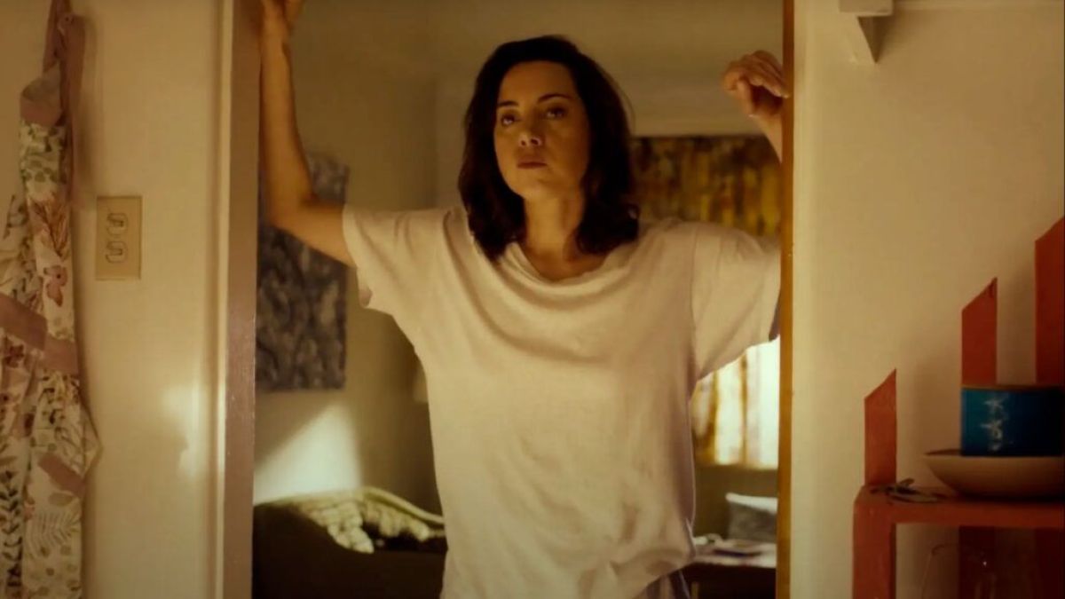 Crítica de “Honey, No!”: Margaret Qualley y la road trip lésbica de Ethan Coen