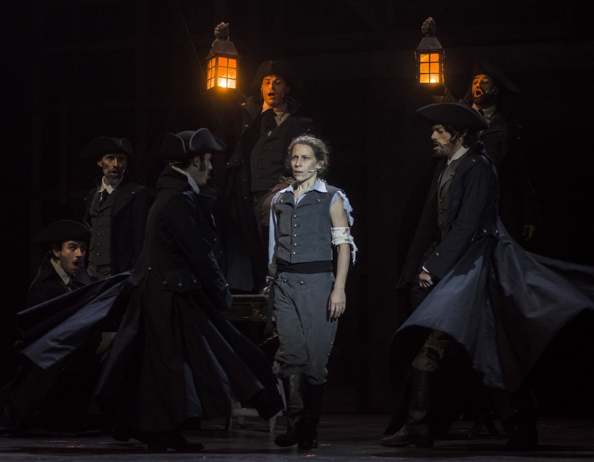 Crítica de "Invasiones I: No bombardeen Buenos Aires": Elena Roger y Charly García en una ópera rock que reescribe la historia