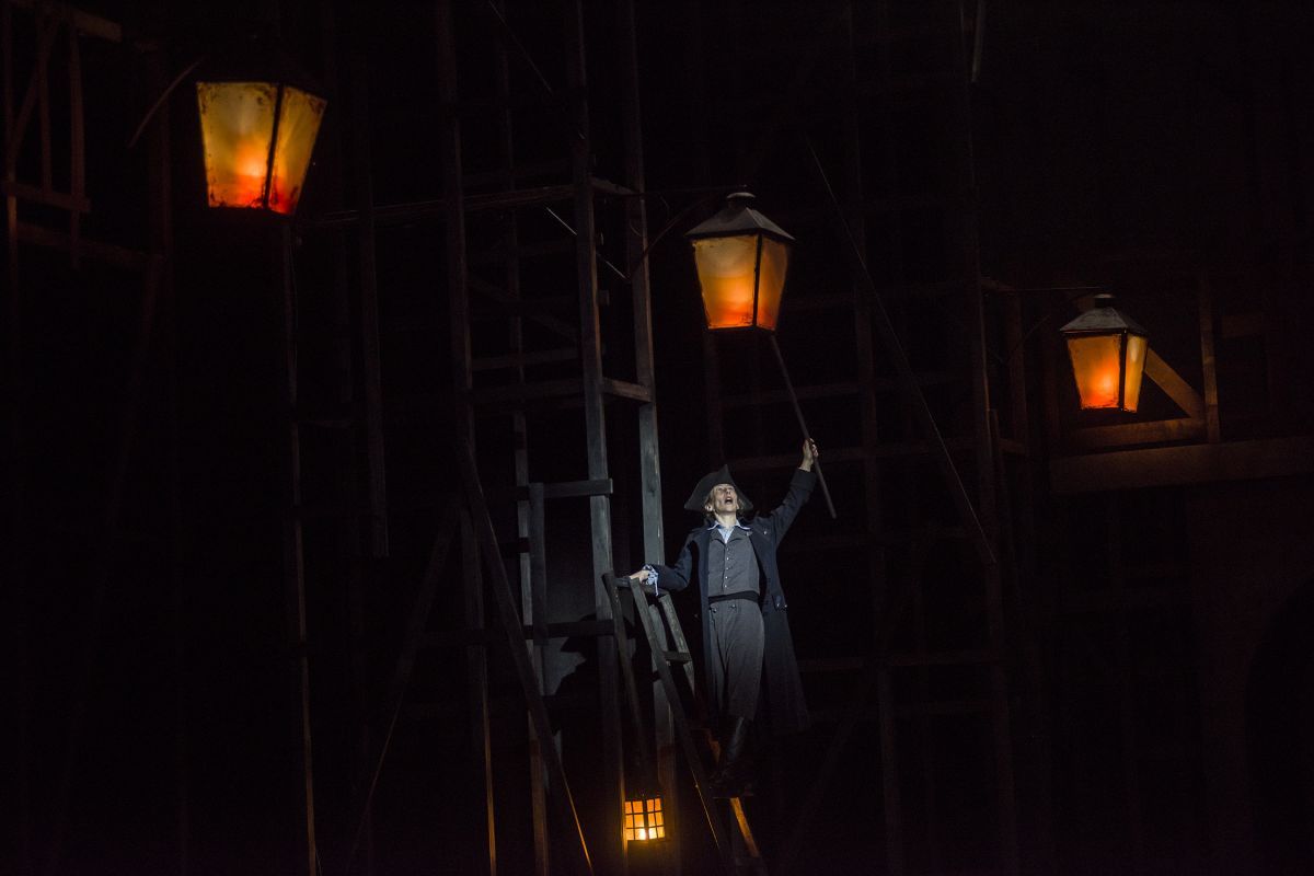 Crítica de "Invasiones I: No bombardeen Buenos Aires": Elena Roger y Charly García en una ópera rock que reescribe la historia