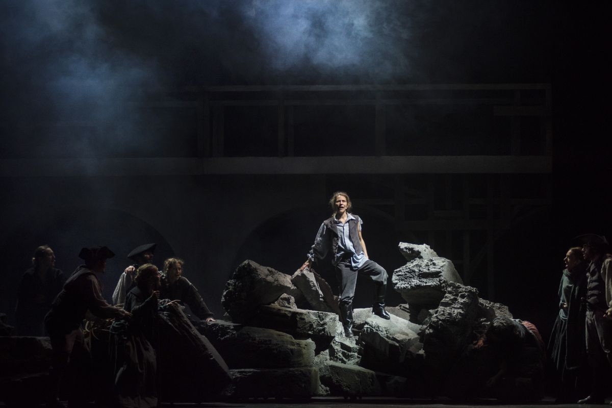 Crítica de "Invasiones I: No bombardeen Buenos Aires": Elena Roger y Charly García en una ópera rock que reescribe la historia