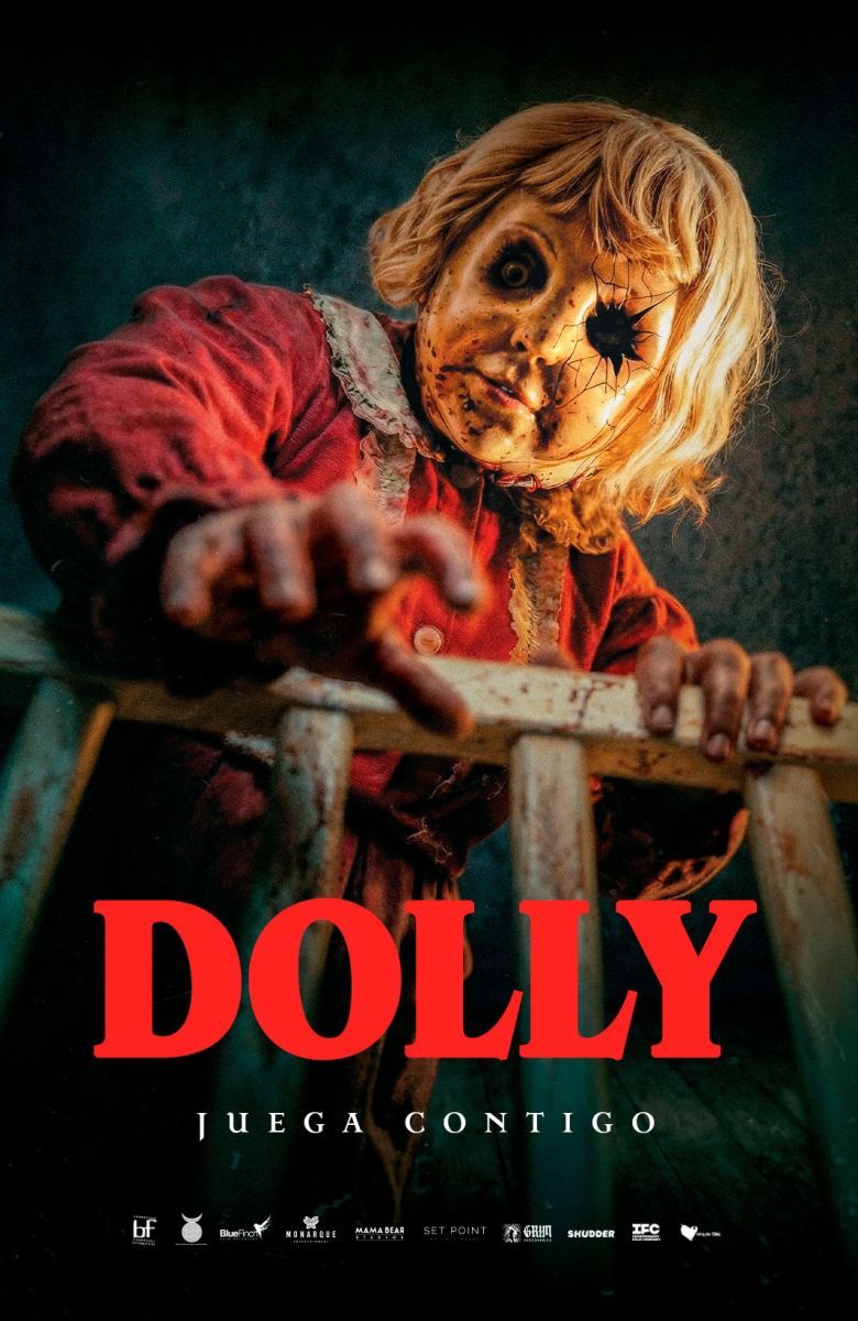 Crítica de "Dolly, juega conmigo": un slasher de gran atmósfera, pero vacío de tensión