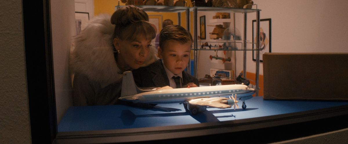 Crítica de "Ven a volar conmigo": John Travolta y una carta de amor a la familia, los aviones y el cine