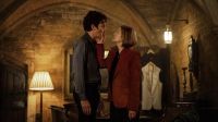 Crítica de "Las damas primero": Sacha Baron Cohen y  Rosamund Pike cambian las reglas, pero el juego no cambia
