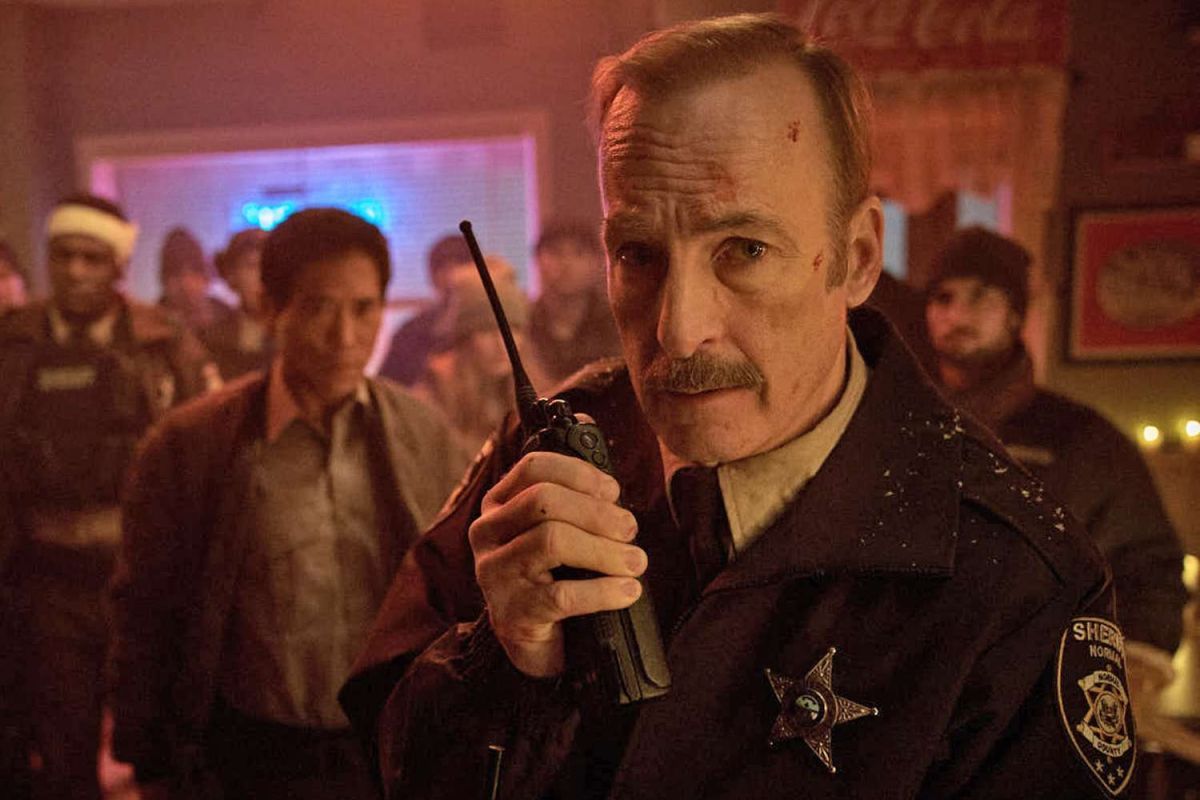 Crítica de “Normal”: Bob Odenkirk y un pueblo chico con infierno yakuza