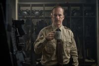 Crítica de “Normal”: Bob Odenkirk y un pueblo chico con infierno yakuza