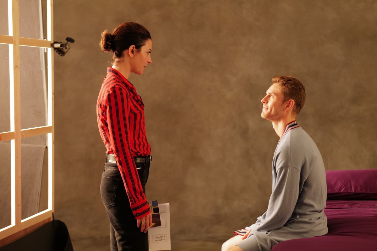 Crítica de “Amarga Navidad”: Almodóvar y un melodrama sobre los límites entre arte y vida