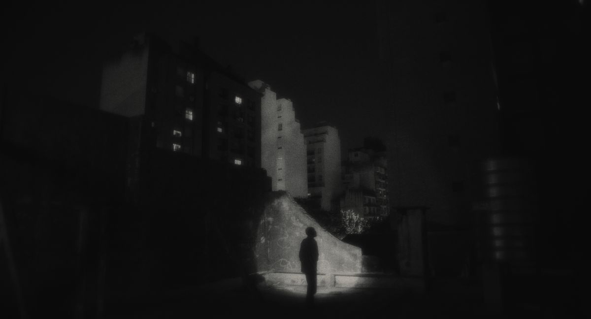 Crítica de " La noche está marchándose ya": cuando la vida real y el cine ficcional se toman de la mano por igual