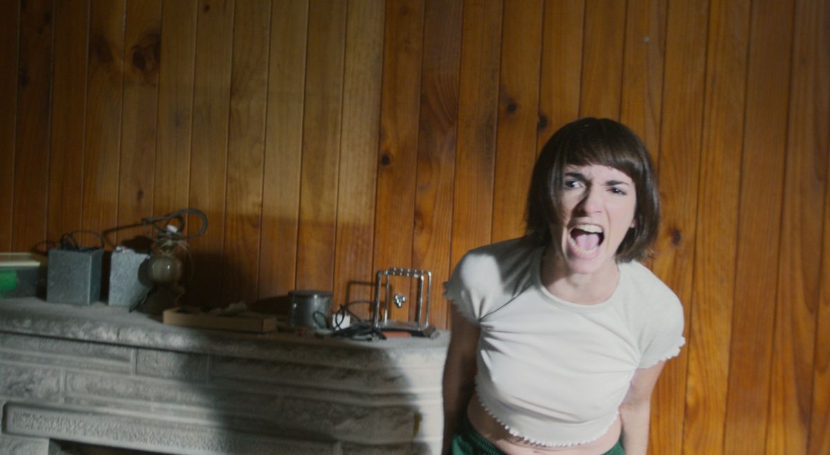 Crítica de "Los bobos": la provocación como método en la nueva película de Basovih Marinaro y Sofía Jallinsky