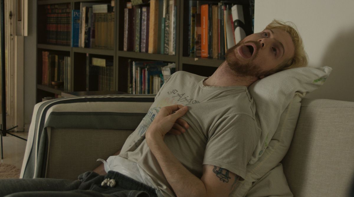 Crítica de "Los bobos": la provocación como método en la nueva película de Basovih Marinaro y Sofía Jallinsky