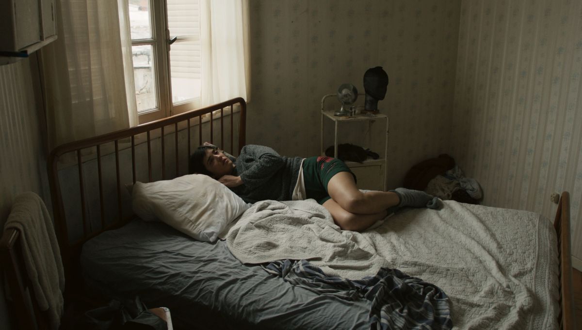 Crítica de "Los bobos": la provocación como método en la nueva película de Basovih Marinaro y Sofía Jallinsky