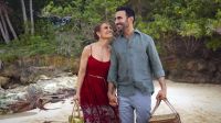 Crítica de "Turbulencia en la oficina": Jennifer López regresa a la comedia romántica en una historia donde el caos supera al romance
