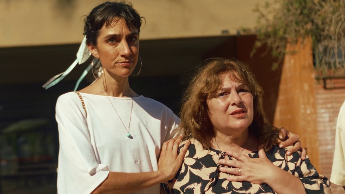 Crítica de “Una directora extraordinaria”: cuando defender la escuela pública se convierte en una batalla cotidiana