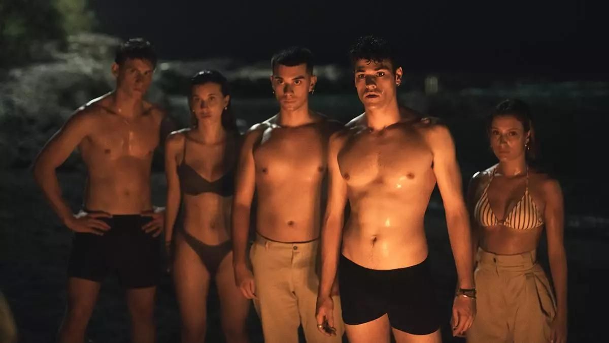 Crítica de "Oasis": mucho músculo, poco misterio y demasiados ricos aburridos