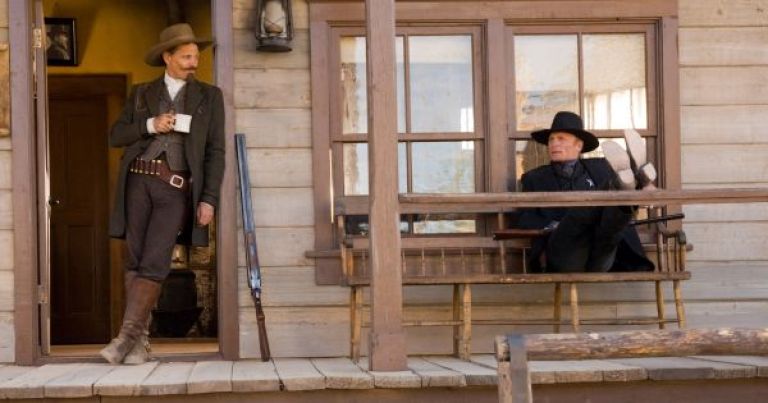 Crítica de “Entre la Vida y la Muerte”: Ed Harris y Viggo Mortensen, cuando la amistad es cosa de hombres