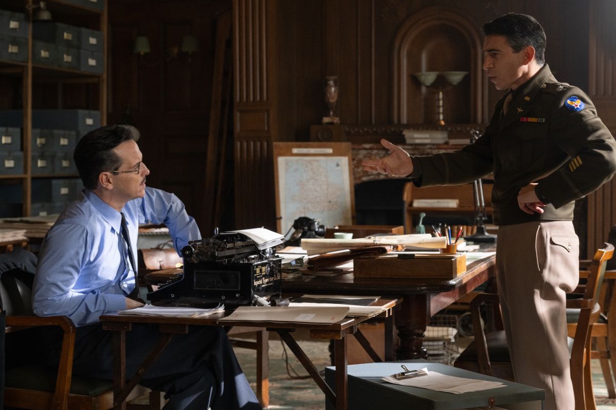Crítica de “El día D: Bajo presión”: Andrew Scott y Brendan Fraser en una guerra contra el tiempo