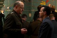 Crítica de “El día D: Bajo presión”: Andrew Scott y Brendan Fraser en una guerra contra el tiempo