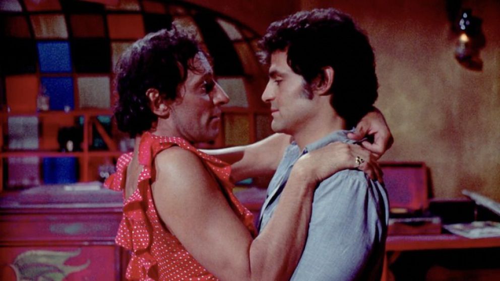 MUBI presenta sus estrenos de agosto con Karim Aïnouz, Charli XCX y una colección dedicada a "Godzilla"