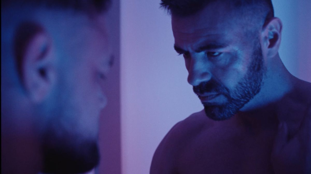 Crítica de "Departures": el amor como una forma de autodestrucción