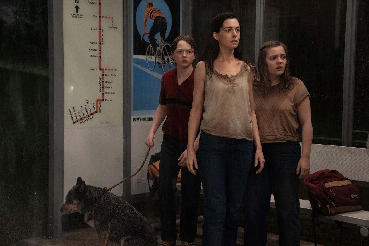 Crítica de “El final de la calle Oak”: Anne Hathaway y Ewan McGregor en una aventura prehistórica