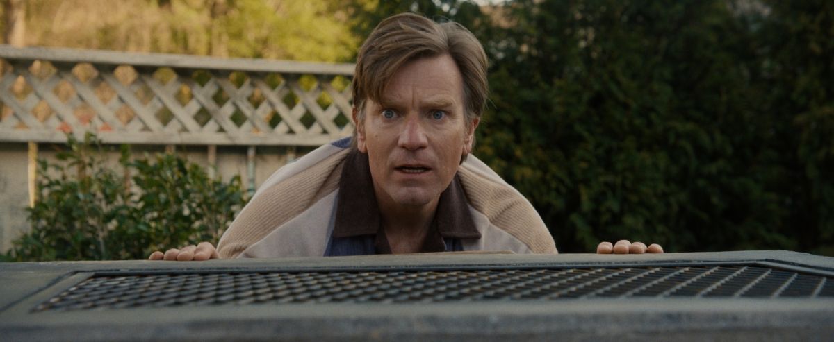 Crítica de “El final de la calle Oak”: Anne Hathaway y Ewan McGregor en una aventura prehistórica