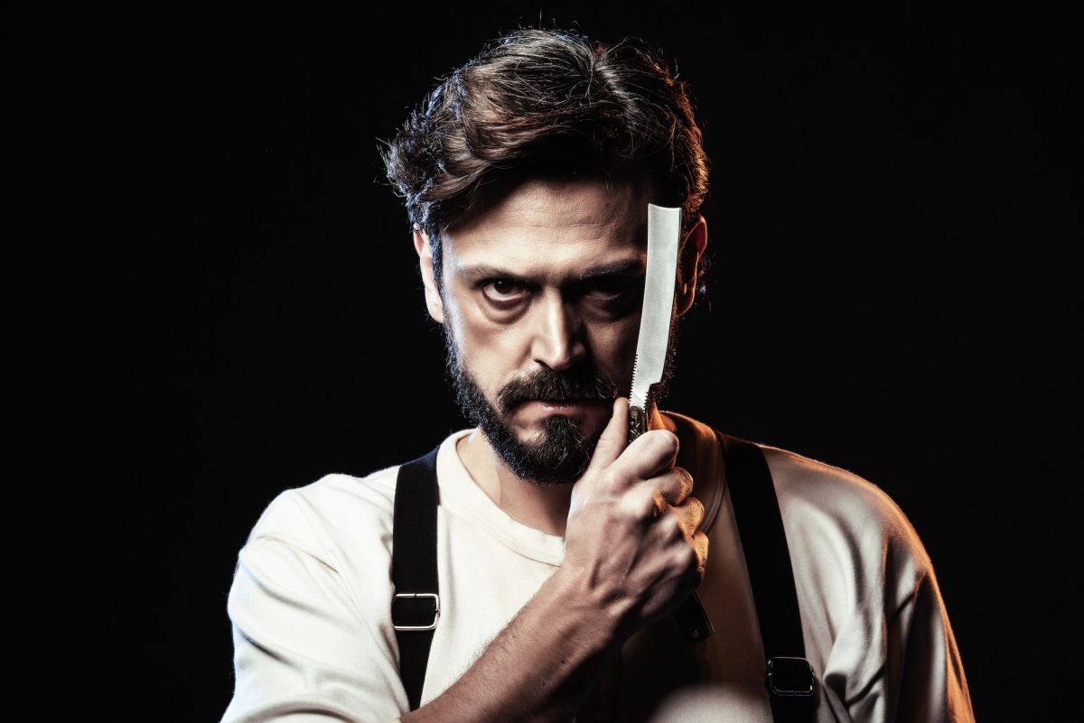 “Sweeney Todd” lleva a Emmanuel Degracia al límite con uno de los papeles más complejos del teatro musical