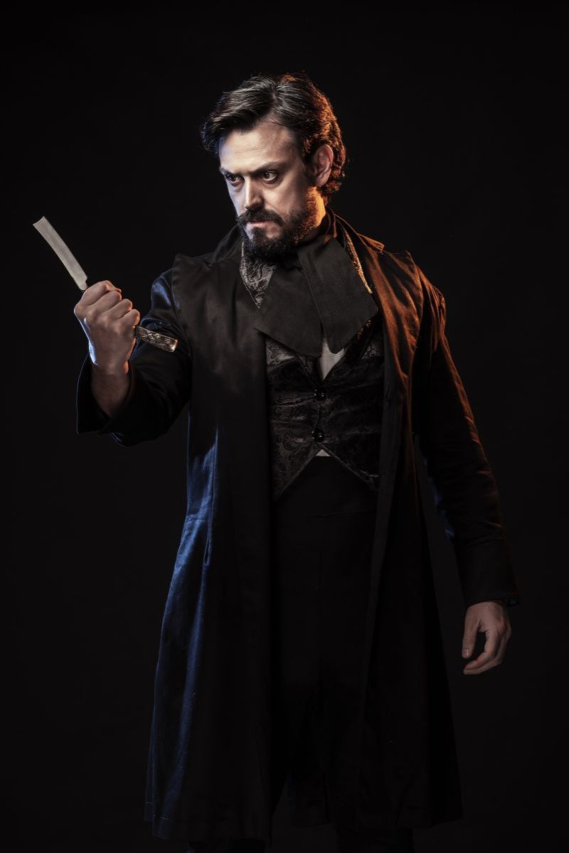 “Sweeney Todd” lleva a Emmanuel Degracia al límite con uno de los papeles más complejos del teatro musical