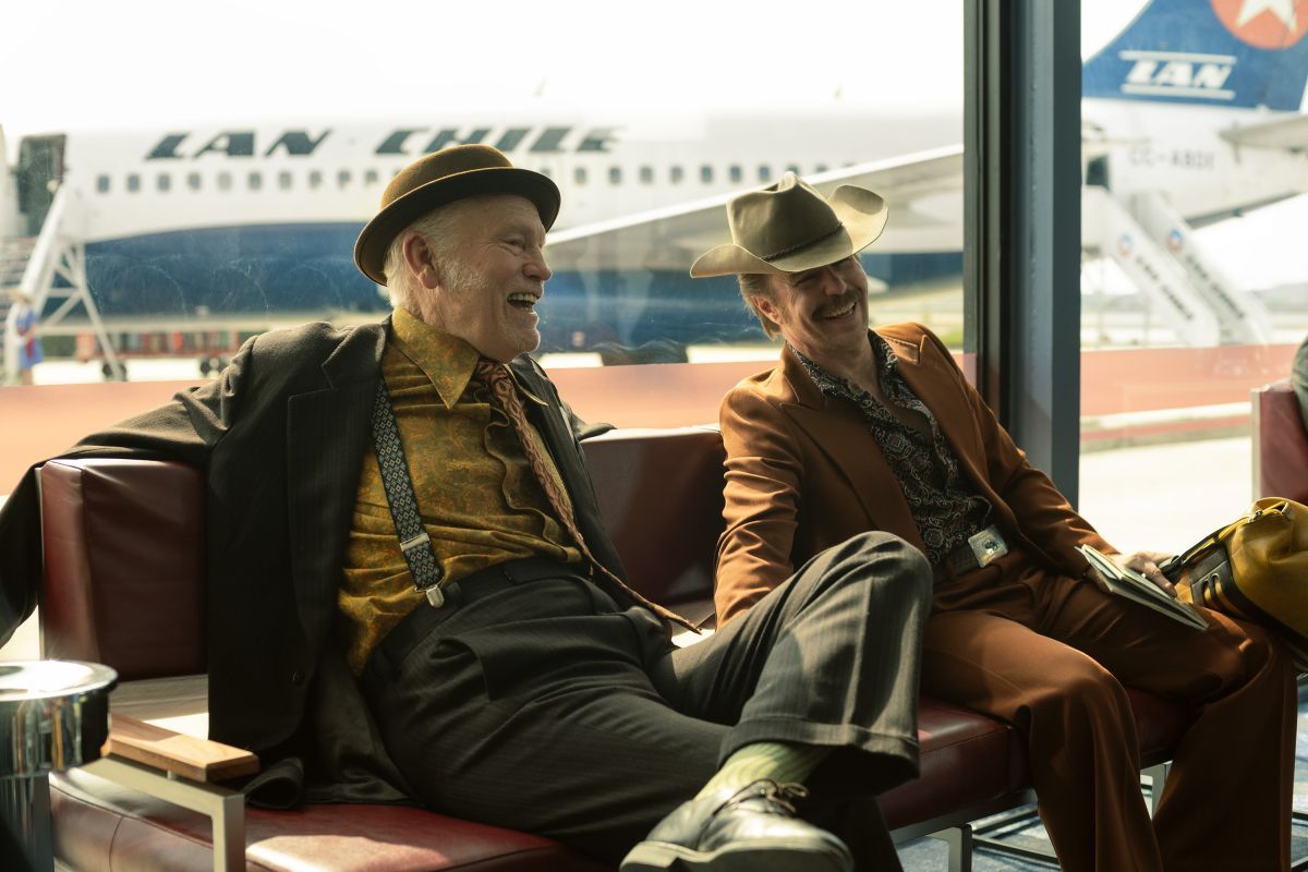 Crítica de “Caballo salvaje nueve”: Ailín Salas y un Chile atravesado por la CIA en el nuevo film de Martin McDonagh