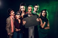 Crítica de “La profecía del albergue”: el misterio como juego teatral