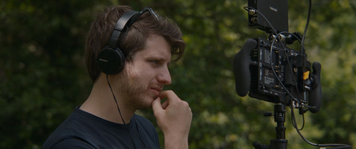 Crítica de “Simulacro”: un experimento cinematográfico para sanar un pasado inaceptado