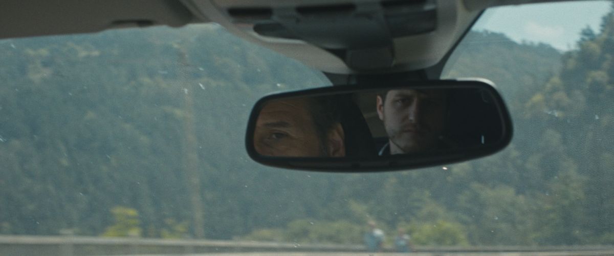 Crítica de “Simulacro”: un experimento cinematográfico para sanar un pasado inaceptado