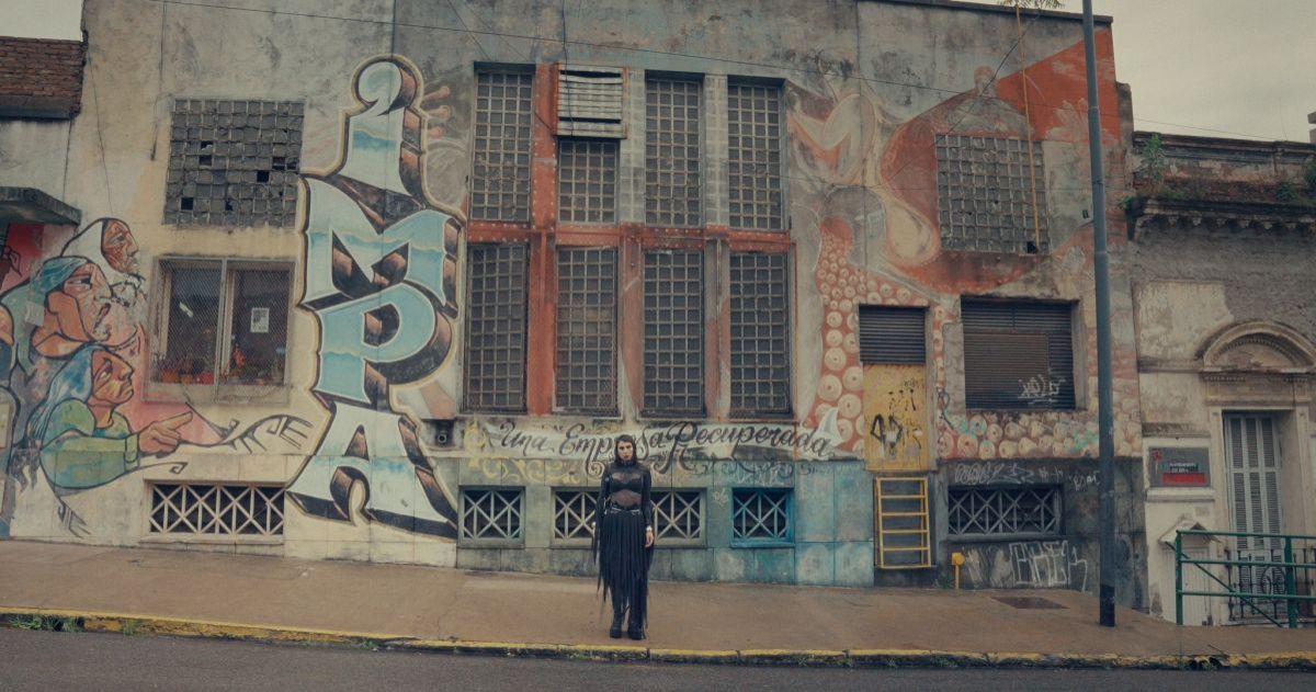 La Kalo protagoniza “Soy ella”: “Mi techo no existe y parte de ser yo misma es romperlo”