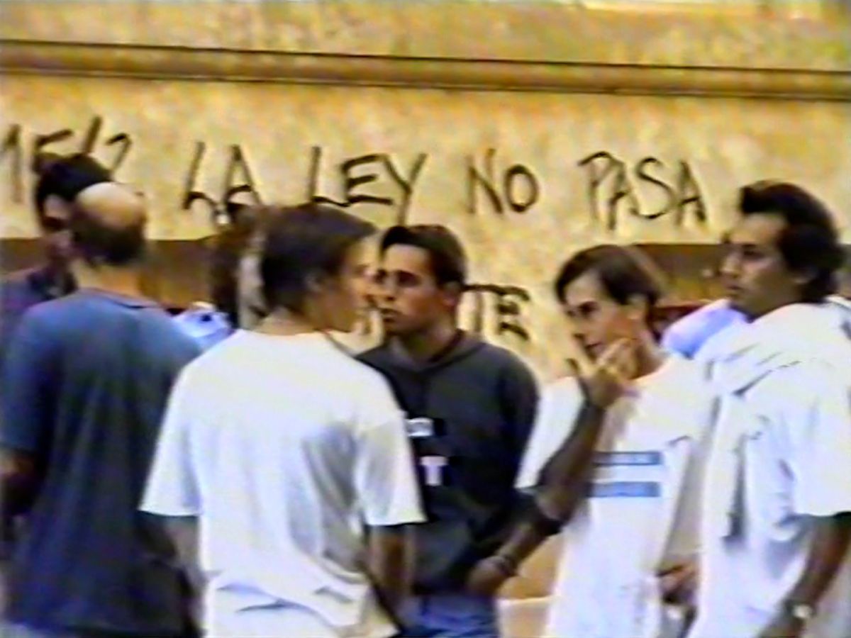 Crítica de “Éramos tan flacos”: volver a los 90 para recuperar una memoria militante