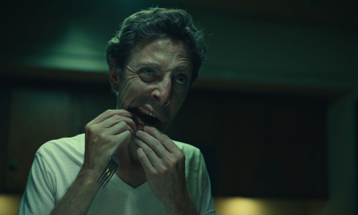 Crítica de "Bad Tooth": cuando un dolor de muelas se convierte en un corto de terror corporal
