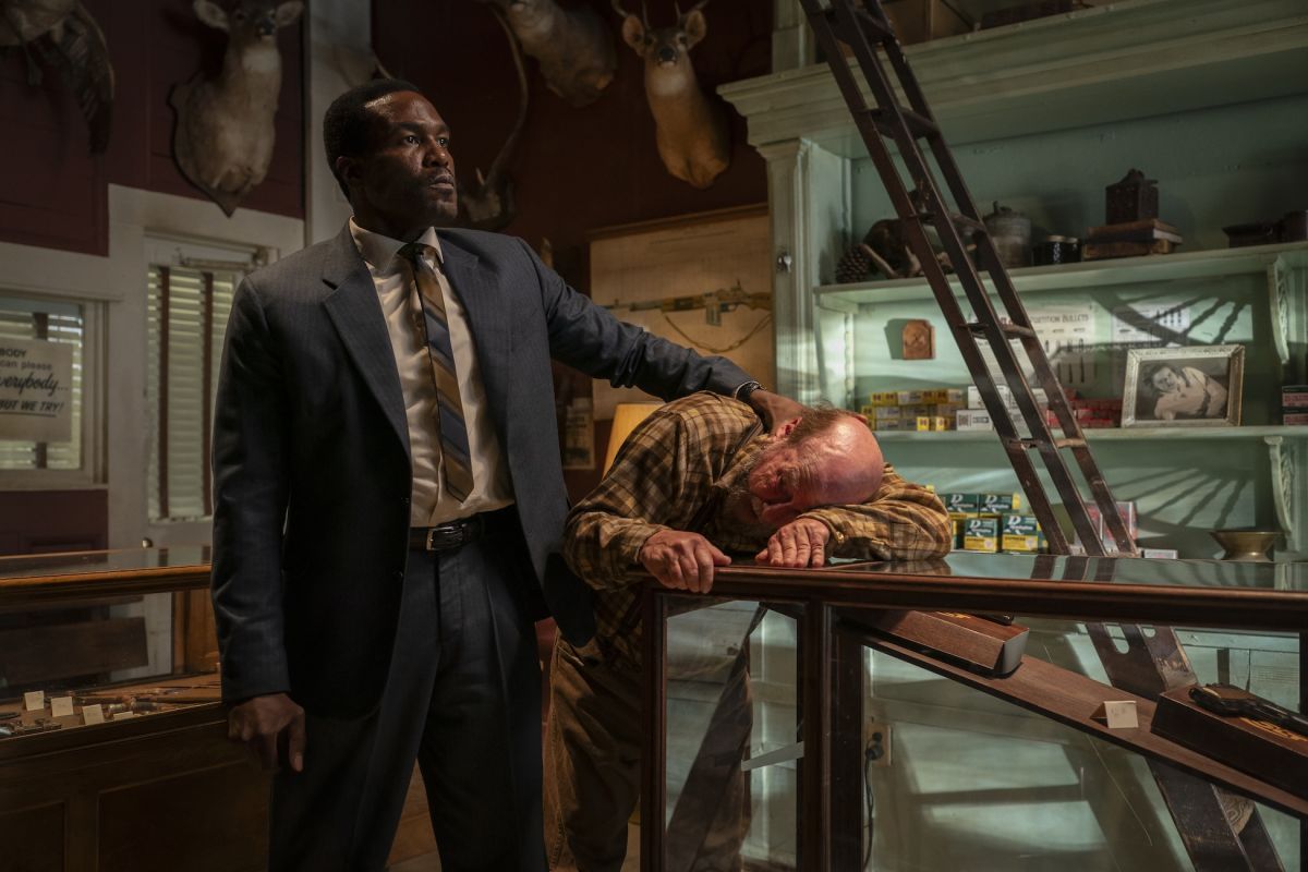Crítica de “A cualquier precio”: Yahya Abdul-Mateen II y Mark Wahlberg en una Mississippi en llamas