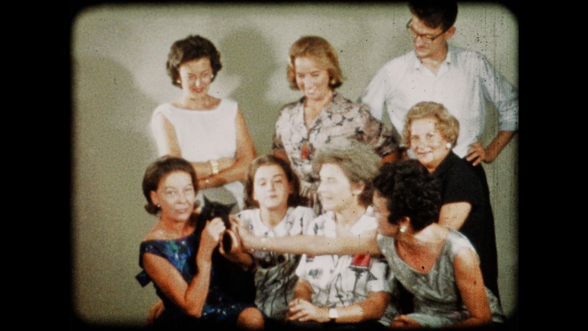 Crítica de "Annemarie": el documental de Mariana Sanguinetti que explora la vida, el archivo y la obra de la icónica fotógrafa argentina.