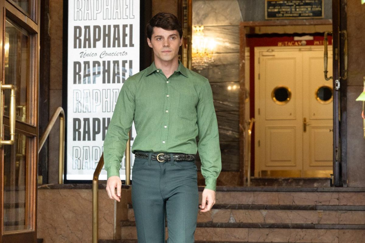 Crítica de "Aquel": la serie que desvela el mito de Raphael