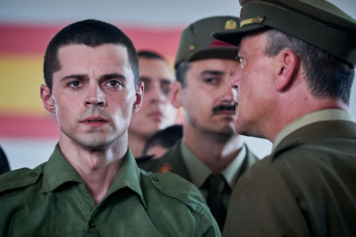 Crítica de "Aquel": la serie que desvela el mito de Raphael