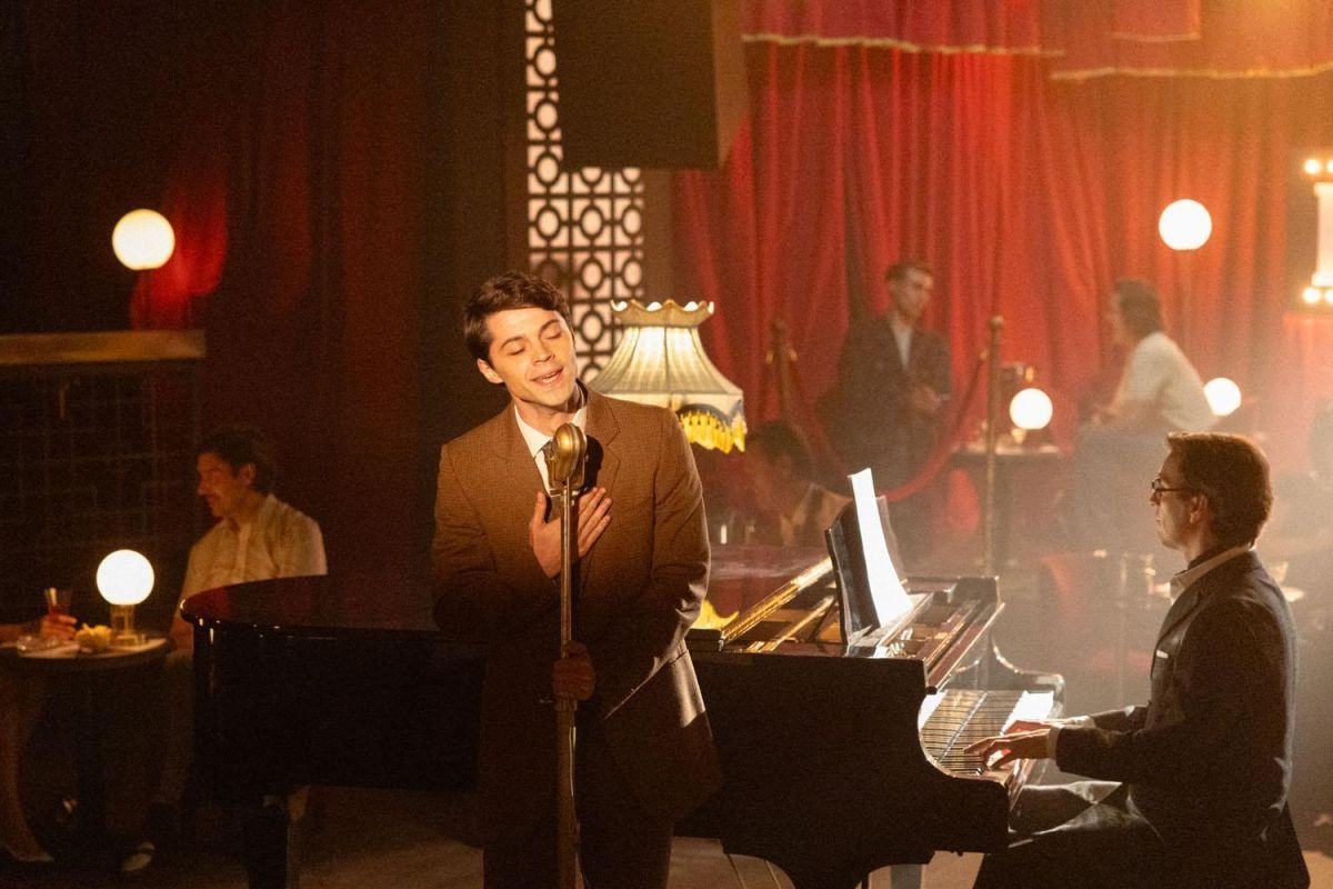 Crítica de "Aquel": la serie que desvela el mito de Raphael