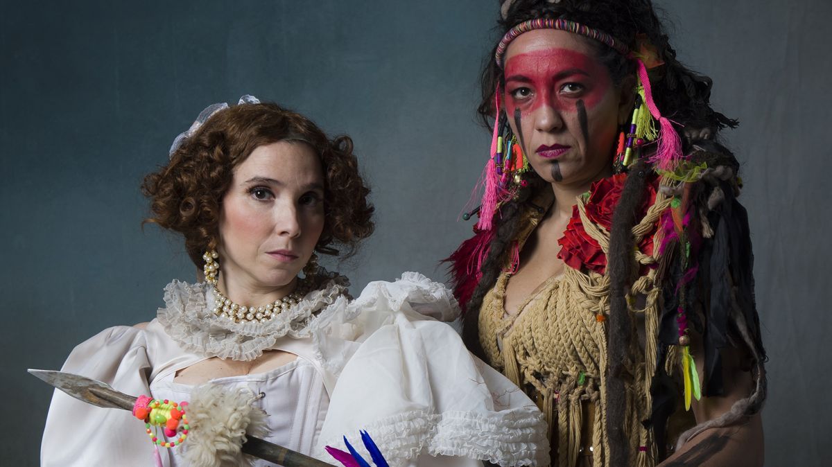 Crítica de "Las cautivas": la obra de Mariano Tenconi Blanco con Laura Paredes y Lorena Vega que reinventa la mitología nacional