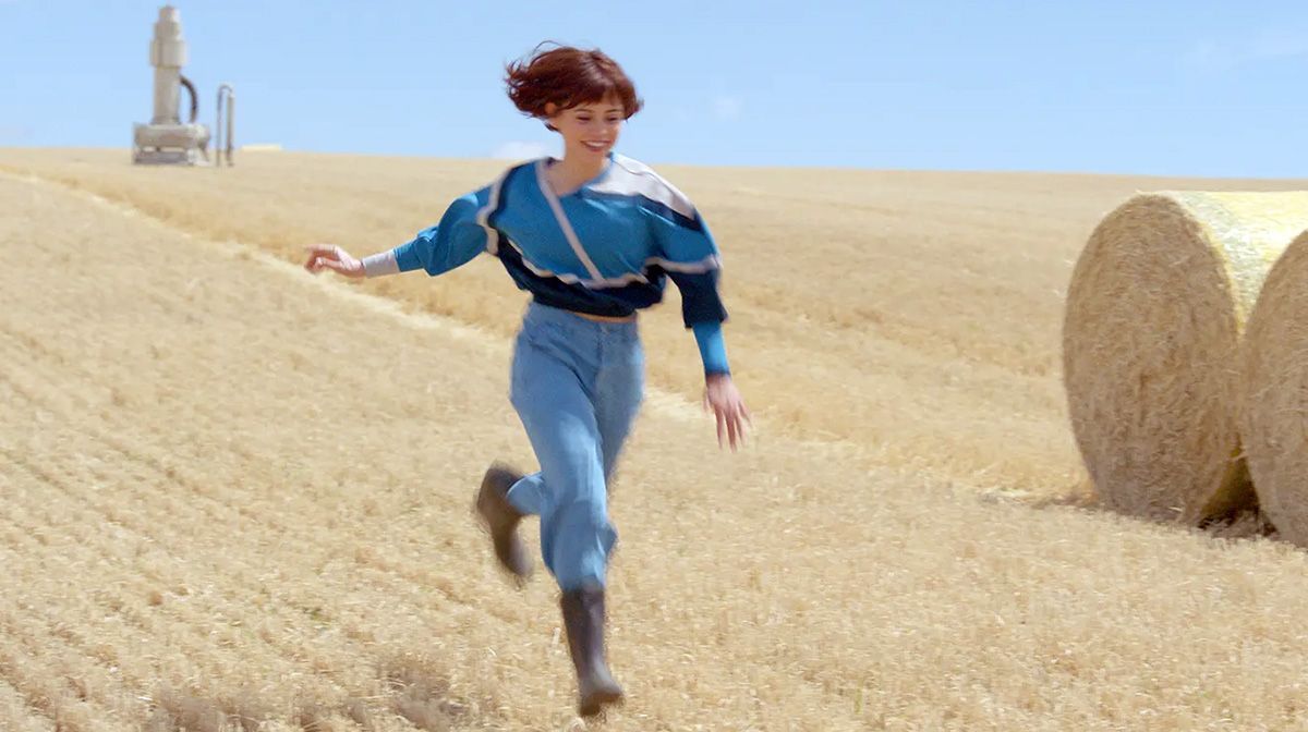Crítica de "Klara y el sol": Taika Waititi fracasa en su adaptación de Kazuo Ishiguro