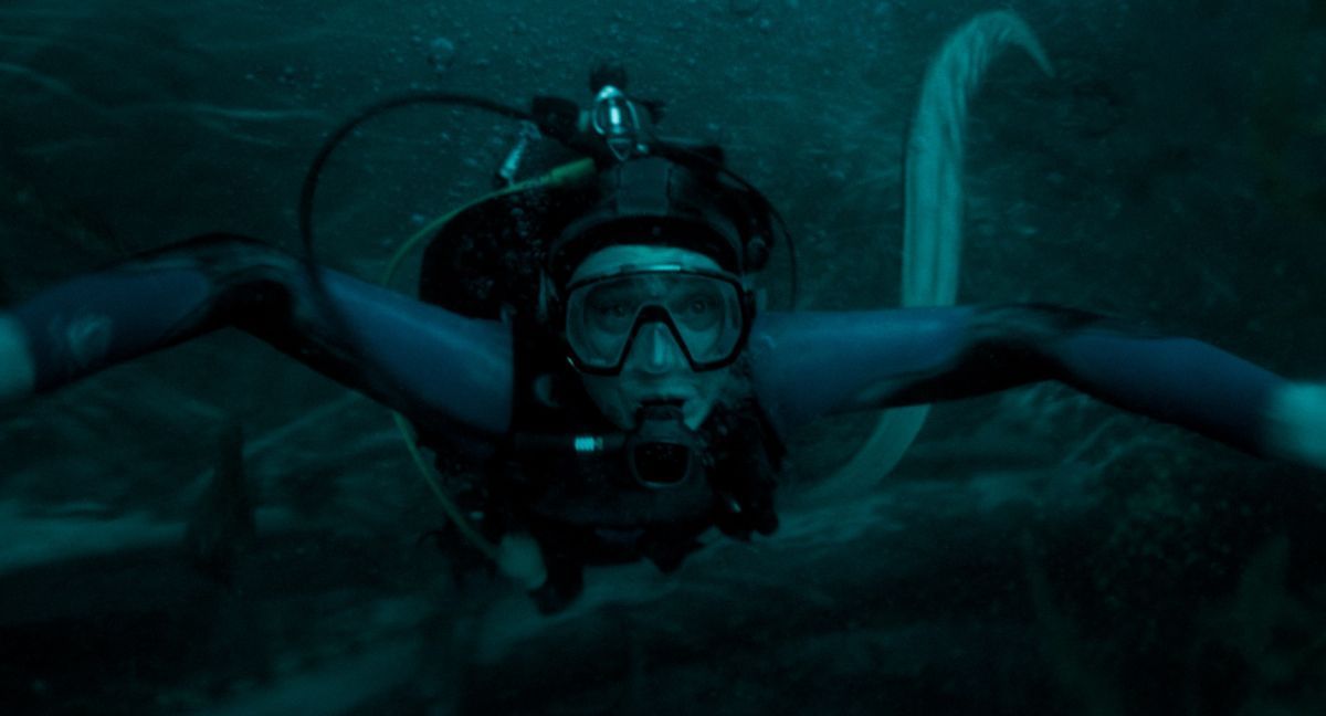 Crítica de “La caída de la ballena”: tragado por una película absurda